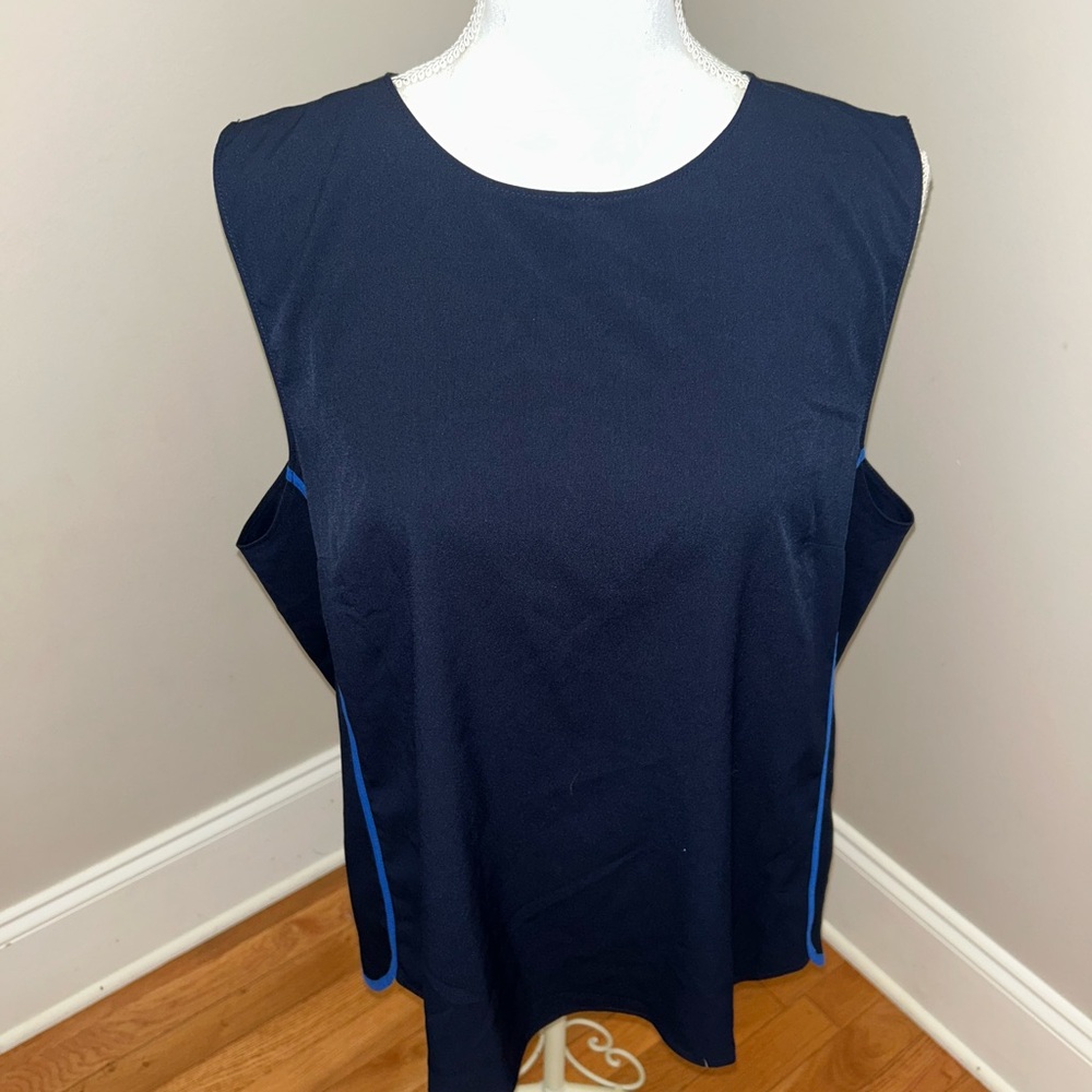 Banana Republic Woman’s size XL Navy blue sleeveless tank dressy NWT